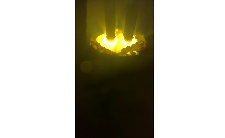 電弧爐冶煉現(xiàn)場(chǎng)視頻